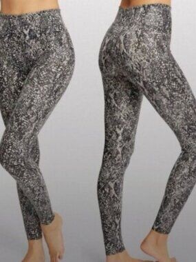 NWOT SPANX Faux Leather Snake Shine Grey Snakeskin Print Leggings 2X